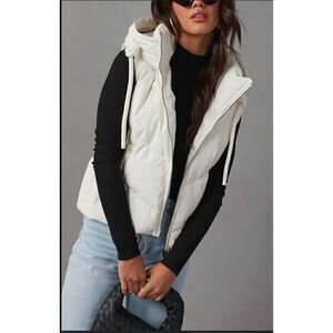 Luminary Fine Collection ALPINE FAUX LEATHER
IVORY PUFFER VEST in Ivory Size L